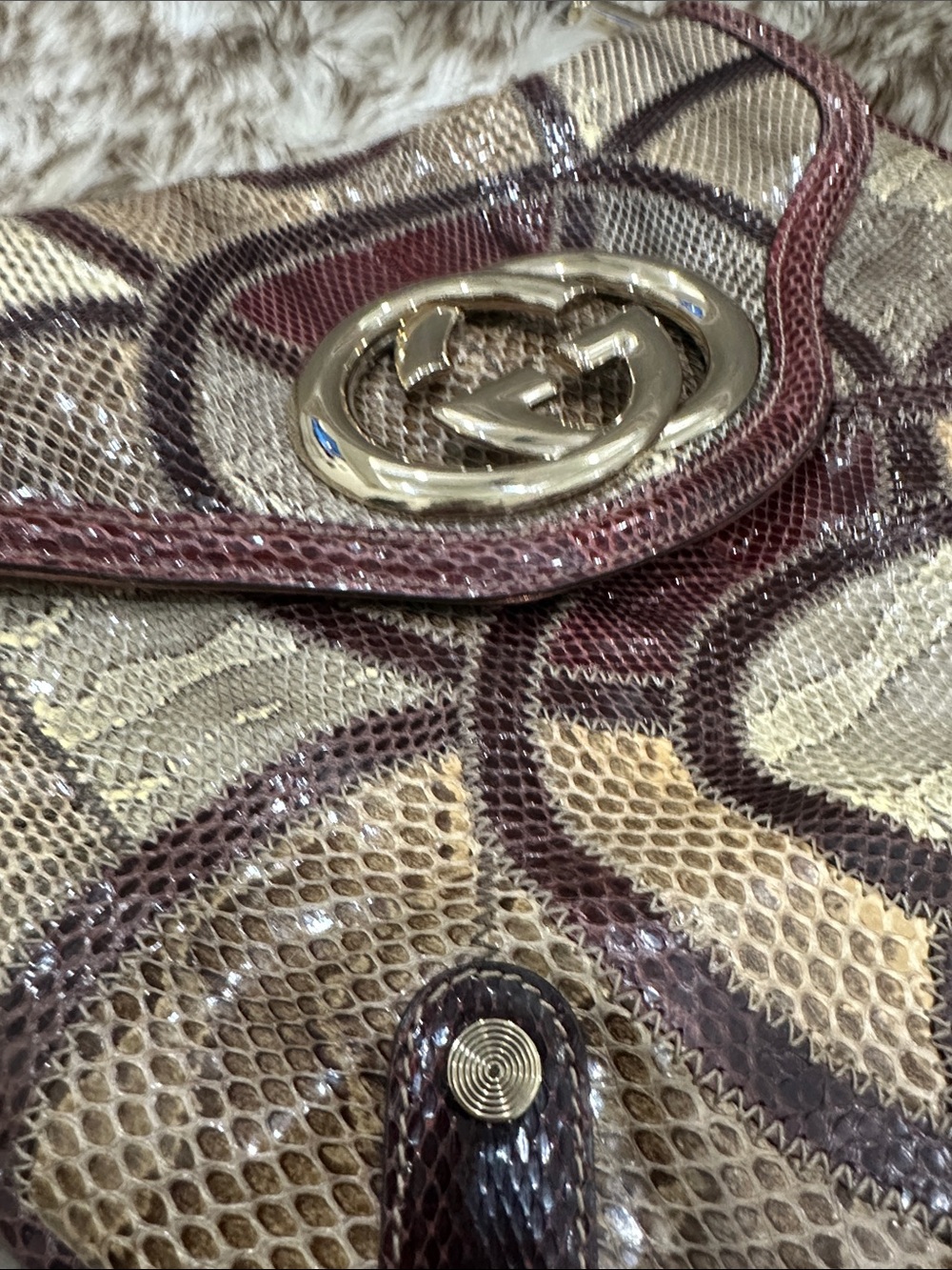 GUCCI Burgundy, Gold and Tan GG PURE SNAKESKIN Shoulder Bag W/tassel. - Picture 3 of 15